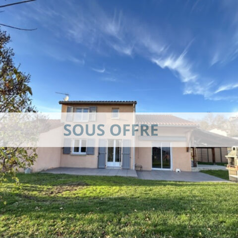   Maison familiale 110 m2 avec jardin clos POLIGNAC  (Marnhac) Maison - 5 pi�ce(s) - 110 m�