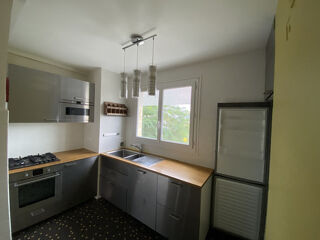  Appartement à louer 3 pièces 75 m²