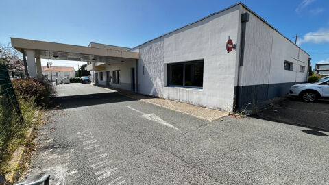   Local commercial Royan 577 m2 avec 29 parkings en plein centre de Royan 