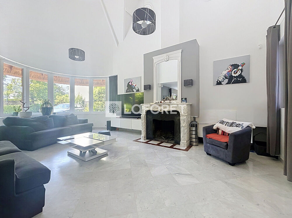 Pavillon avec piscine , spa et climatisation SUCY-EN-BRIE - 223m² - Terrain 1000m²