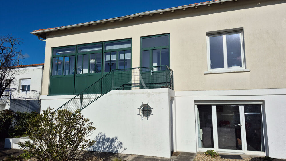 Maison Saujon 7 pièce(s) 170.49 m² proche de la gare.