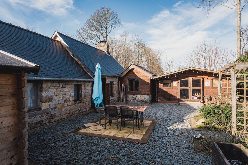 ORNE - Charmante maison de campagne rénovée avec grange et jardin dans un hameau paisible
