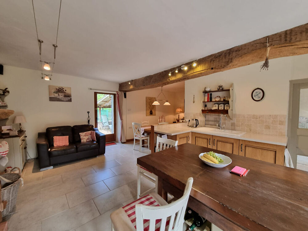 Vente Maison HAUTE-VIENNE ? Belle maison de 3 chambres, entièrement rénovée et présentée avec soin, située en bordure de village. Jouac