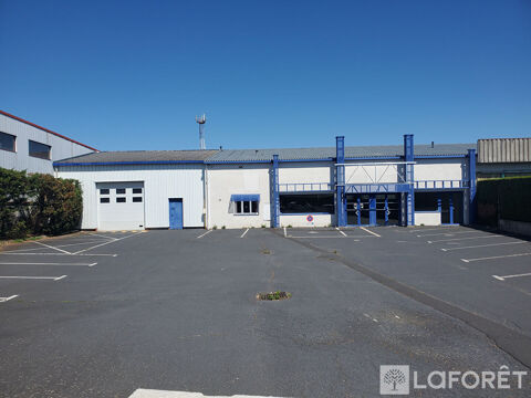 Local commercial env. 500 m2 ST FLOUR 2600 15100 Saint flour