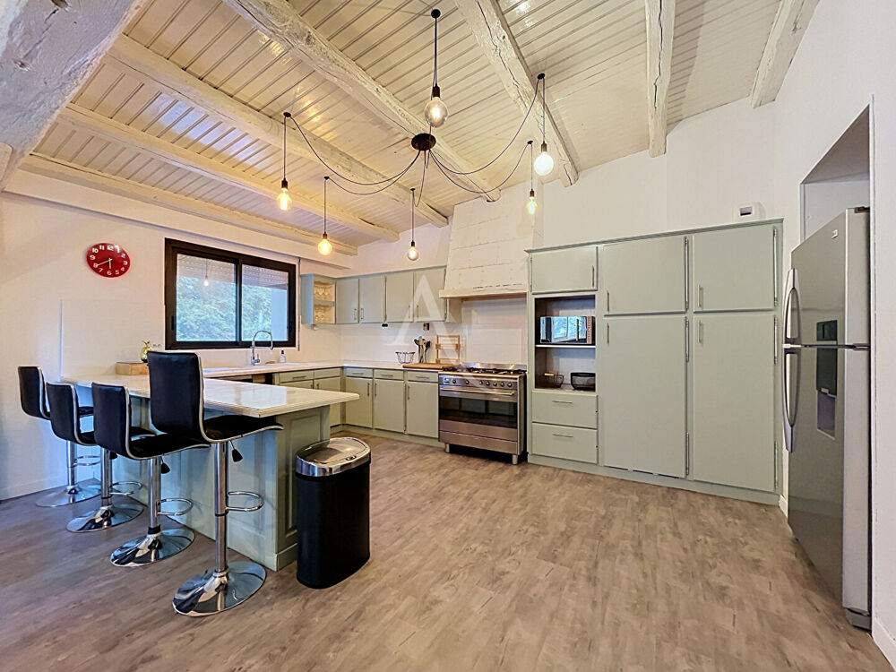 Maison meublée Cholet 6 pièce(s) 206.23 m2