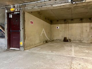  Parking / Garage à vendre 