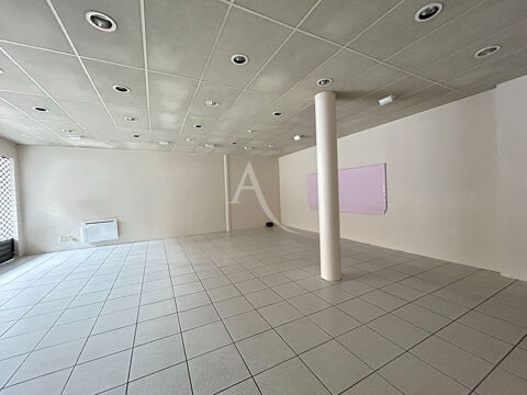   LOCAL COMMERCIAL DE 109 m² - CHATEAU-GONTIER 