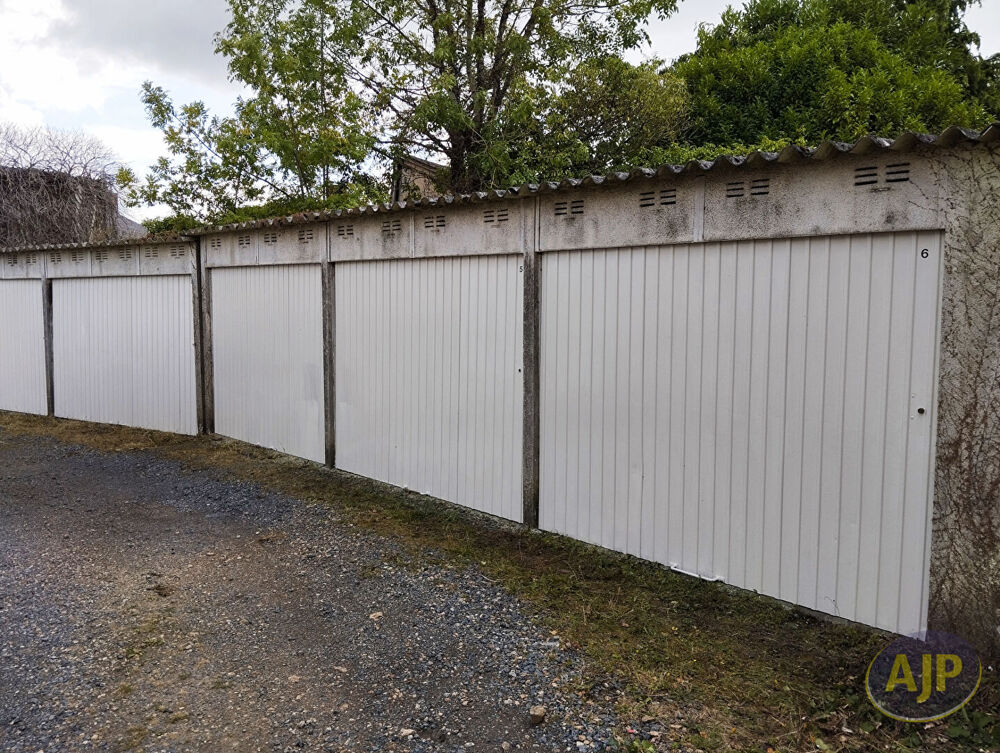 Location Parking/Garage Garage - SEGRÉ Segre en anjou bleu