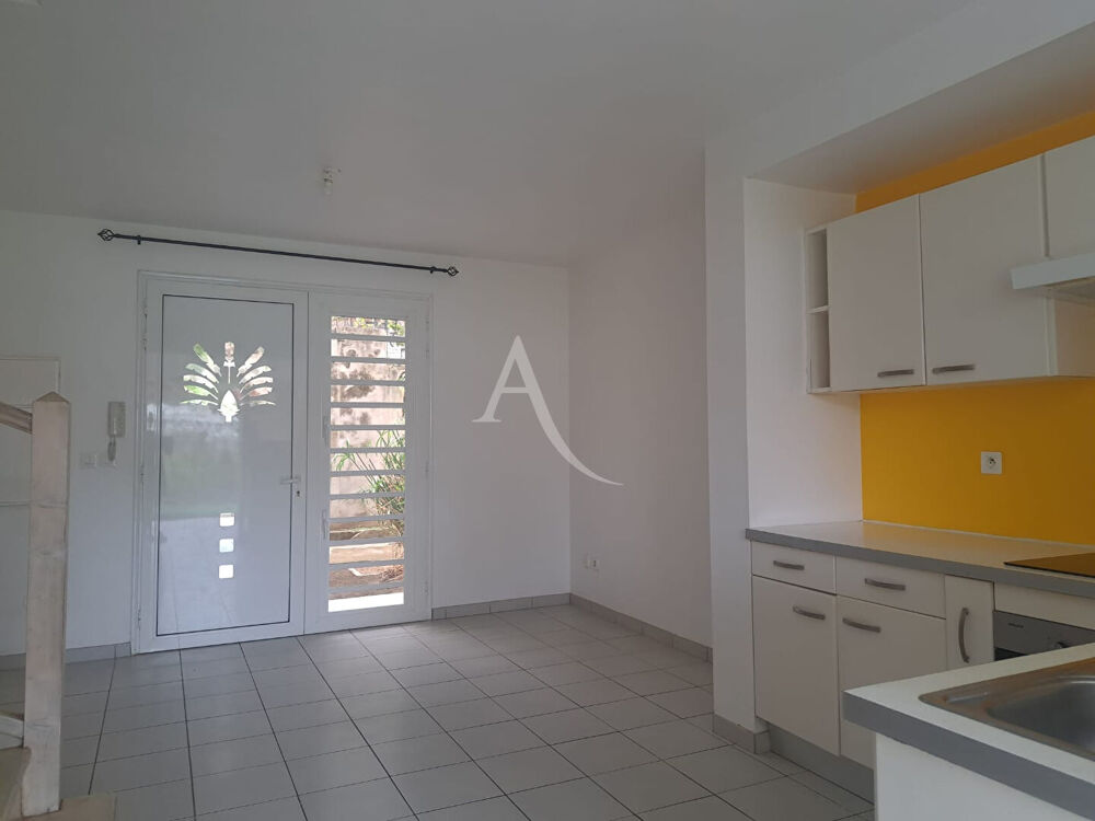 EXCEPTIONNEL: Appt T3 en duplex Pointe Faula au VAUCLIN.