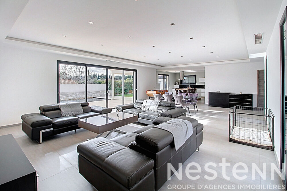A VENDRE DRAGUIGNAN - MAISON NEO PROVENCALE DE PLAIN PIED de 180 m² avec GARAGE et PISCINE