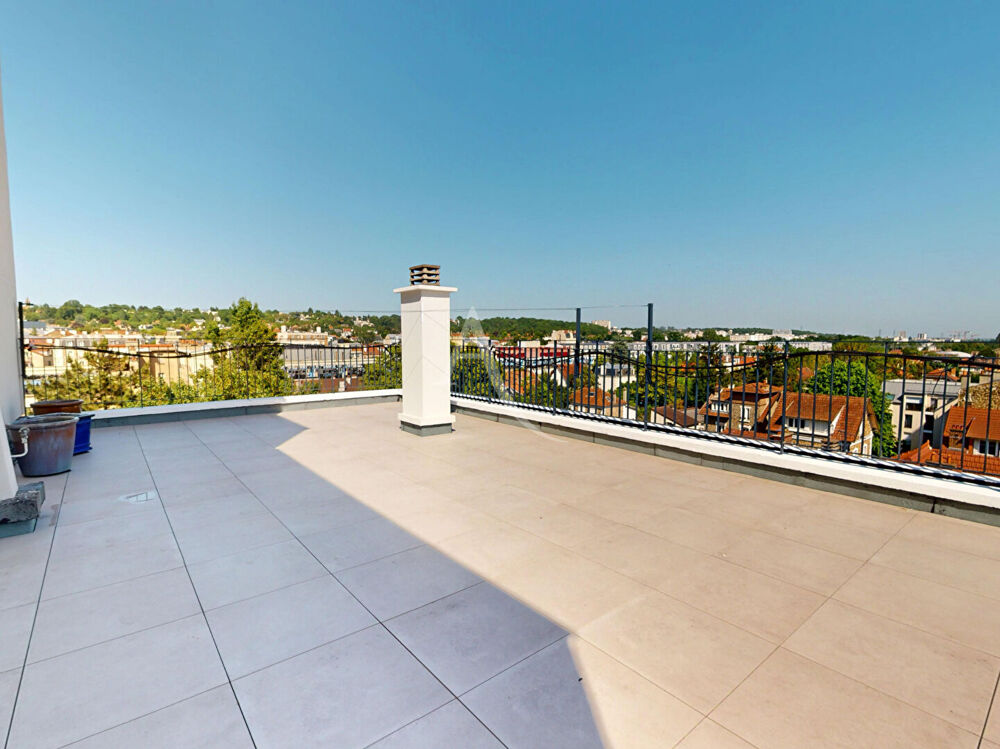 VILLEMOMBLE, QUARTIER DE L'ÉGLISE, APPARTEMENT FAMILIAL AVEC TERRASSE ROOFTOP, BALCON FILANT, BOX ET VUE DÉGAGÉE, 93.8 m2