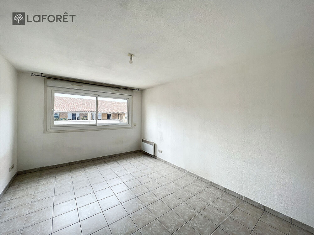 Location Appartement Appartement SALON DE PROVENCE - 1 pièce(s) - 28 m2 Salon de provence