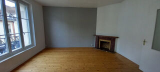  Appartement à louer 4 pièces 100 m²