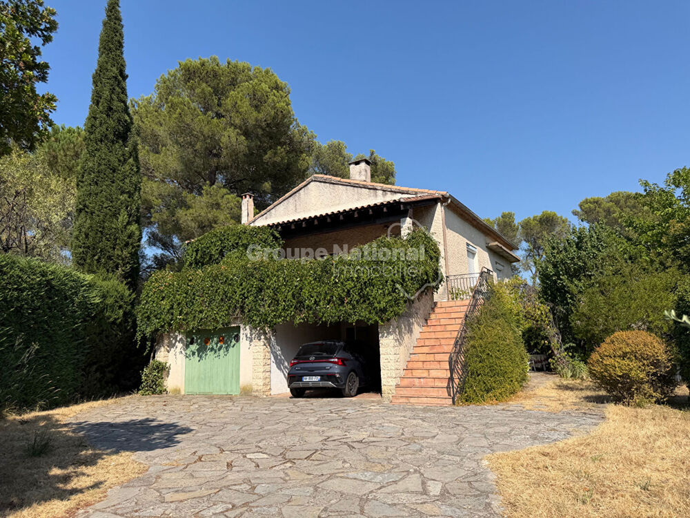 Langlade Villa 3 ch + grande salle sur 1323m2 de terrain avec piscine et garage