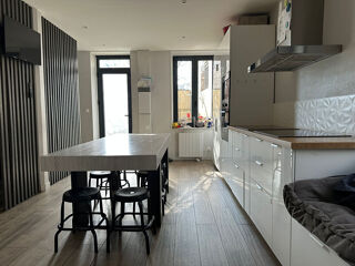  Appartement � louer 9 pi�ces 156 m�