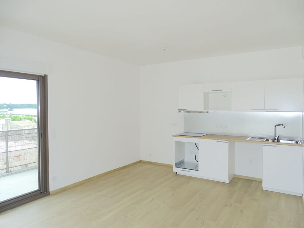 Location Appartement A LOUER APPARTEMENT DE TYPE 4 AVEC TERRASSE - BORDEAUX QUARTIER EURATLANTIQUE Bordeaux