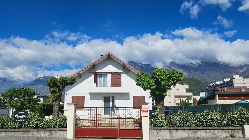 Grande maison familiale rénovée, coeur de ville