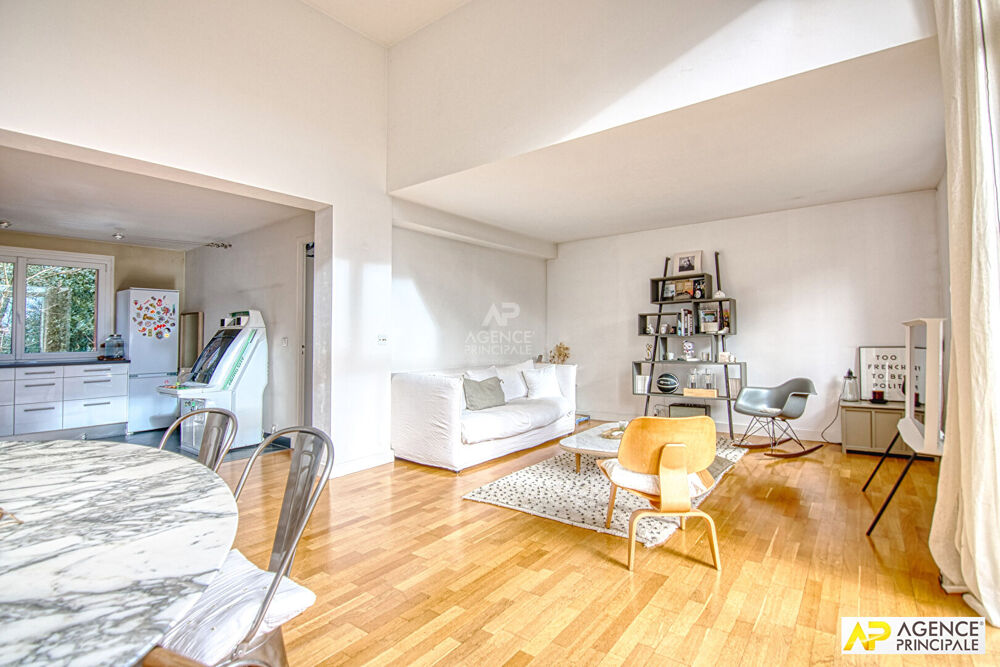 Vente Appartement Versailles Montreuil Appartement 4 Pièces 83 m² carrez situé au 1er étage avec balcon , cave et jardin de copropriété  - ce(s) Versailles