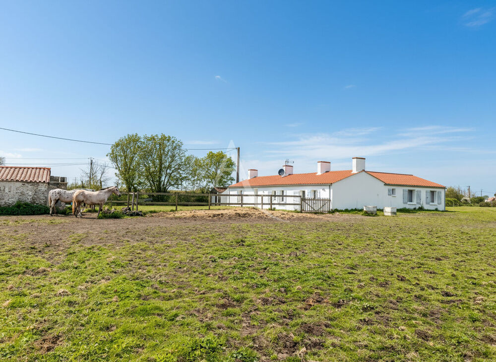 Coup de coeur : longère rénovée avec vue imprenable et 1,5 hectare