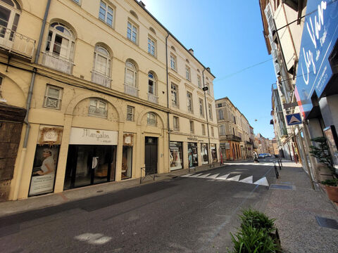 Local commercial Montauban 38 m2 710 82000 Montauban