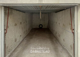  Parking / Garage à louer 
