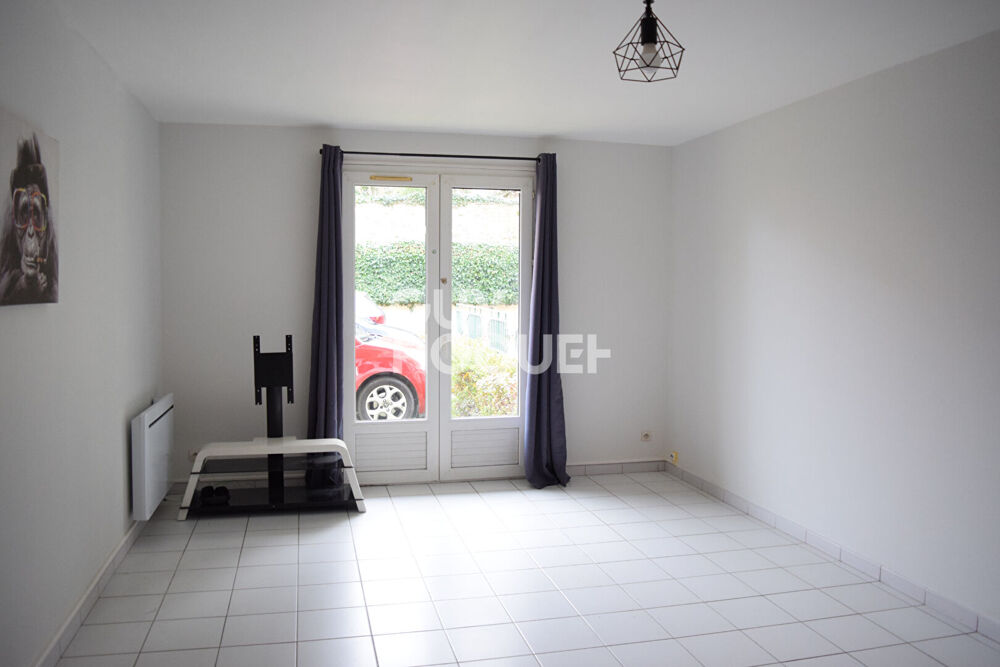 APPARTEMENT F2 ÉPERNON