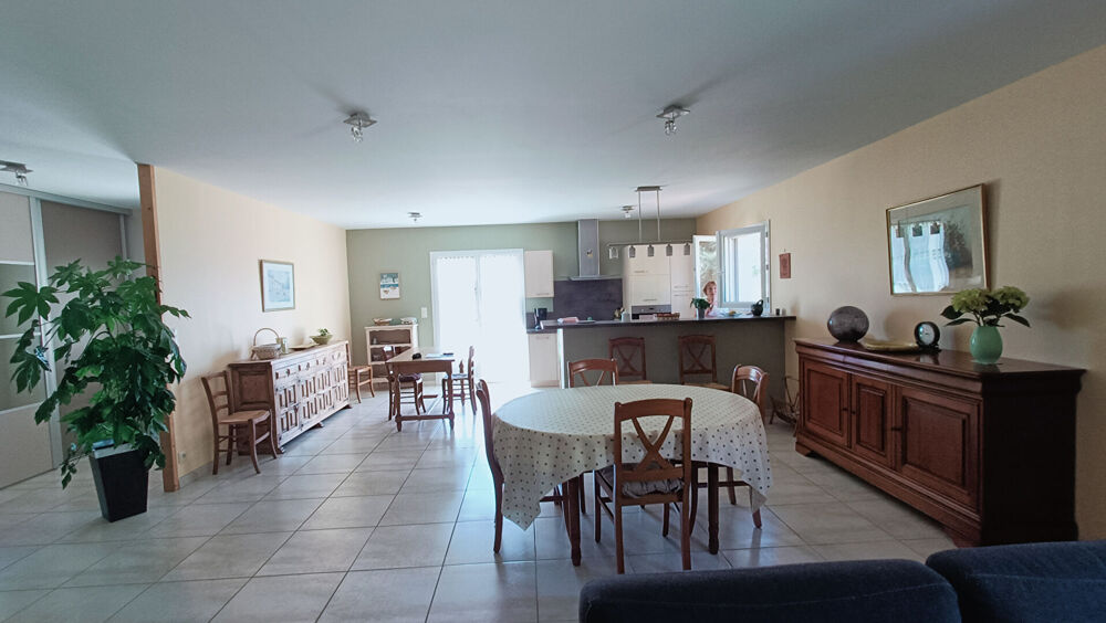 Vente Maison Maison Veyreau 5 pièces de plein pied / 127.50 m2 . Veyreau