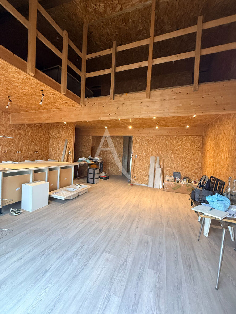 MILLAS : Ancienne Grange à finir de rénover - 150 m² utile
