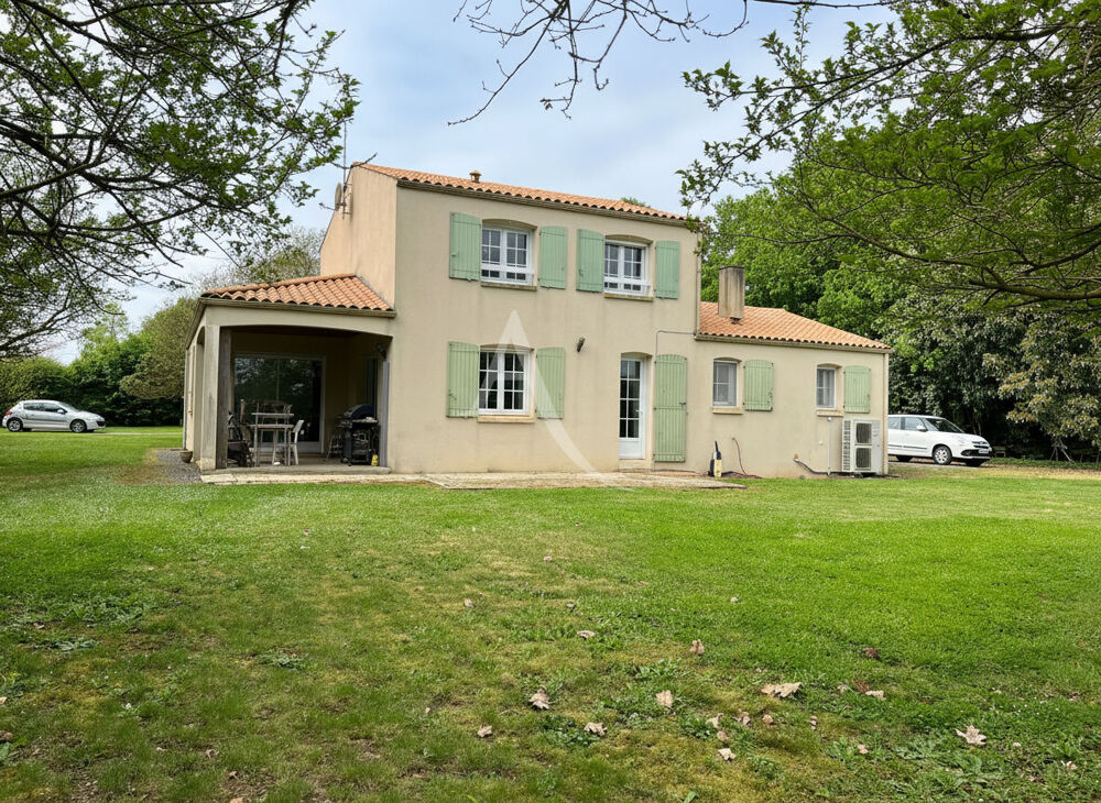 Maison calme aux alentours de Fontenay le Comte.