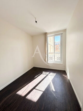  Appartement à louer 3 pièces 76 m²