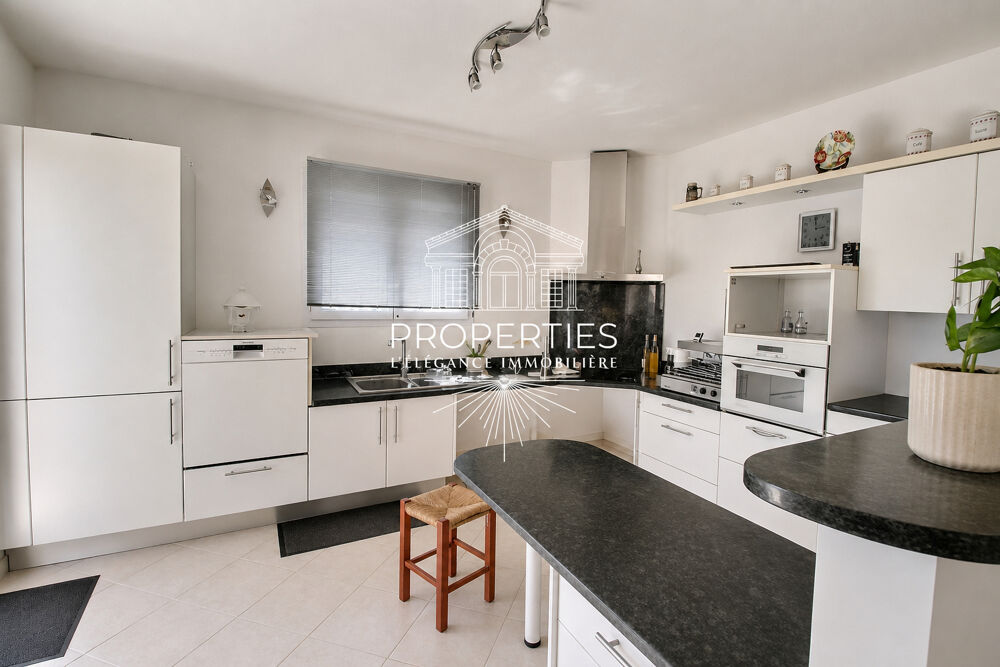 BORMES - MAISON DE PLAIN-PIED - 146 M² - 5 PIECES - NORMES PMR - GARAGE