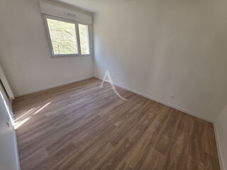  Appartement à louer 3 pièces 72 m²