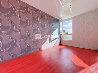  Appartement à louer 4 pièces 81 m²