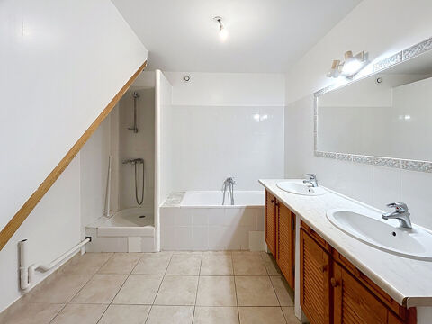  Appartement � louer 3 pi�ces 79 m�