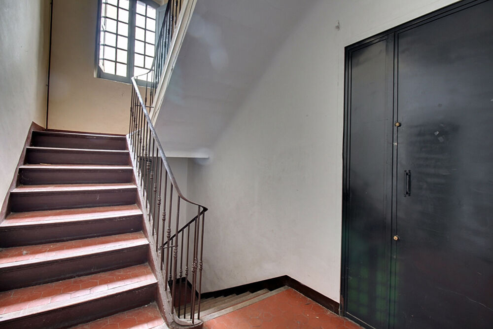 Vente Immeuble A VENDRE EN EXCLUSIVITE ! Immeuble Vidauban- Emplacement N°1 - Local commercial - 3 appartements T2 - Jardinet Vidauban