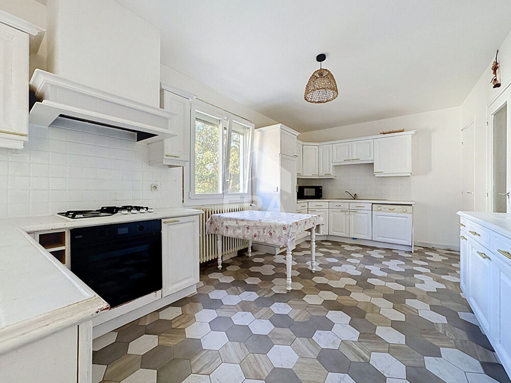 Vente Maison Maison familiale 161 m²  6 chambres  Brières-les-Scellés Brieres les scelles