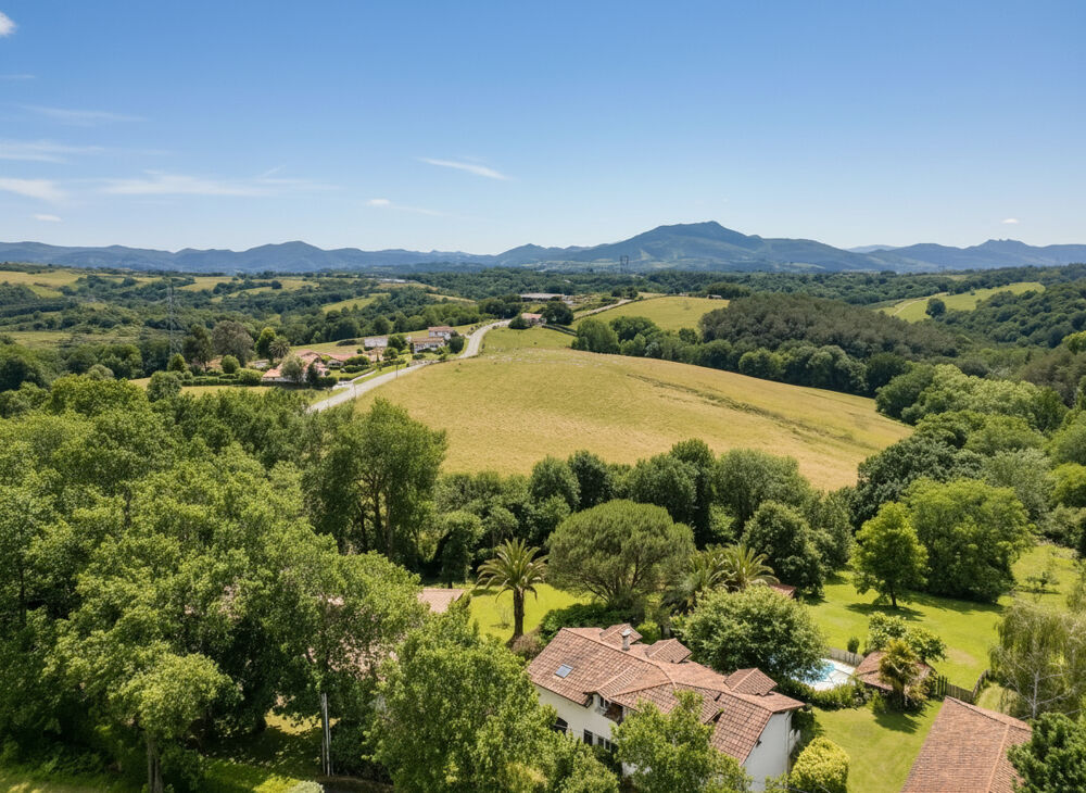 Vente Maison MENDIRA - Maison d'architecte à Arbonne avec vue montagnes Arbonne