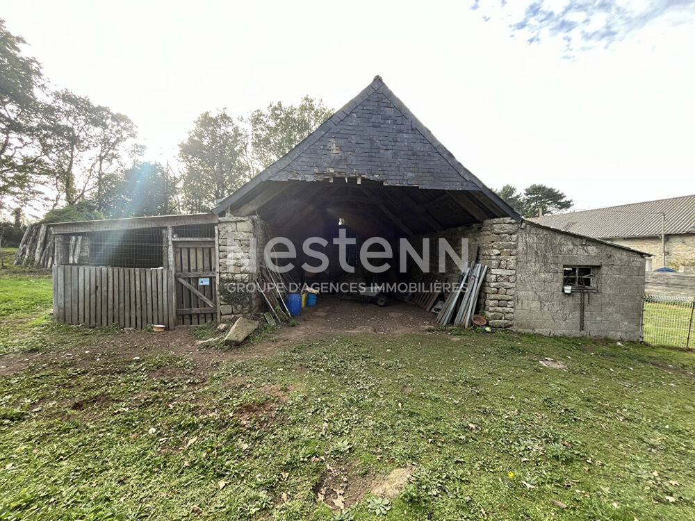 Vente Maison Longère à rénover, Elven, potentiel de 90 m², sur 2500 m² de terrain. Elven