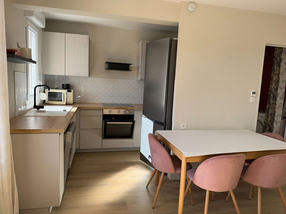 Location Appartement À LOUER - BEL APPARTEMENT MEUBLÉ DE 3 CHAMBRES Le mans