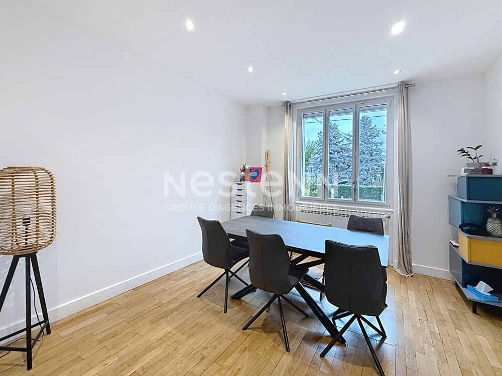 Vente Maison Maison indépendante de 1930 Rénovée avec garage 4 chambres - 69500 BRON Bron