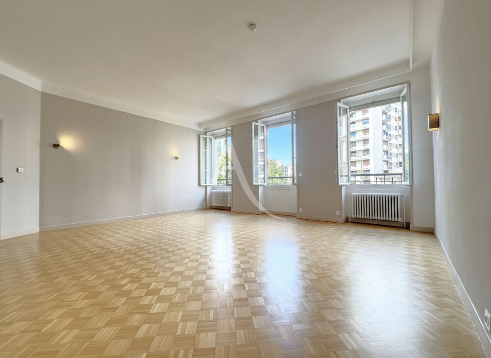 Appartement 4 pièces de 107m² Place Rouget de l'Isle