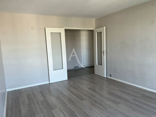 Appartement à louer 3 pièces 61 m²
