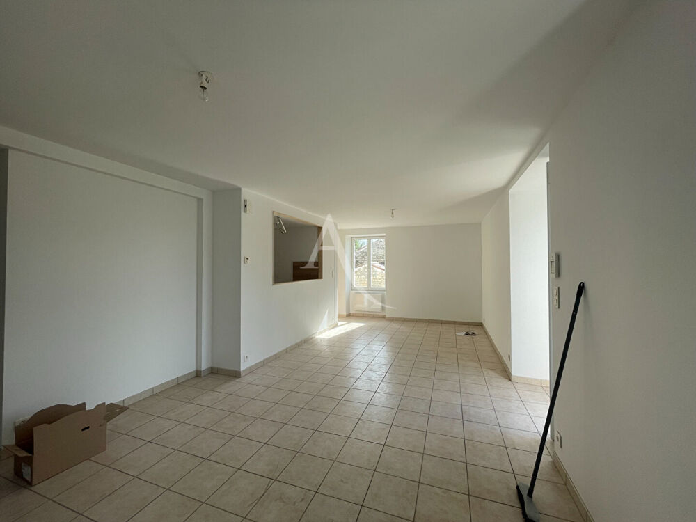 Location Maison Maison ST HILAIRE DES LOGES - 5 pièce(s) - 127 m2 Saint hilaire des loges