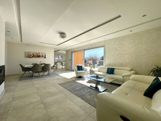  Maison  vendre 8 pices 205 m