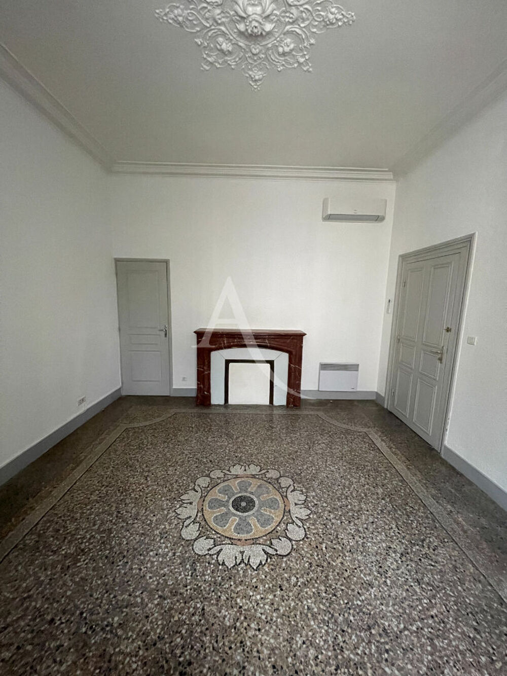   Bureau Nimes 2 pièces cité Foulc Nimes