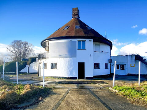 CALAIS - LOCAL COMMERCIAL DE 300 m2 - PARCELLE  2 339 m&sup2; - PARC DE STATIONNEMENT 573250 62100 Calais