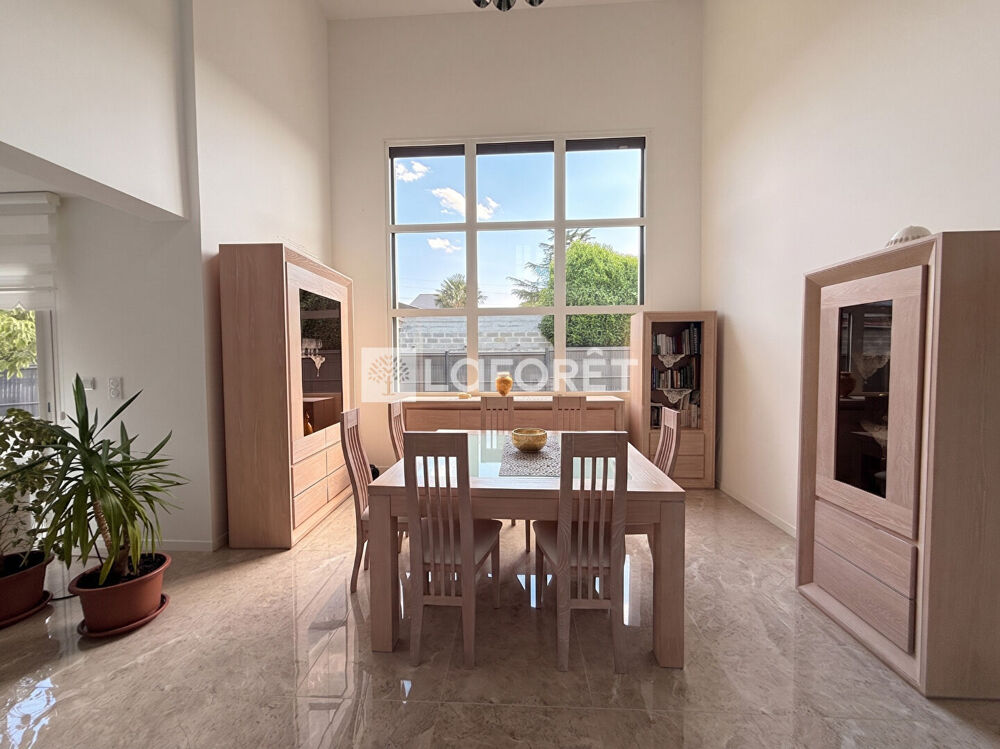 SOLIERS, maison 203 m²