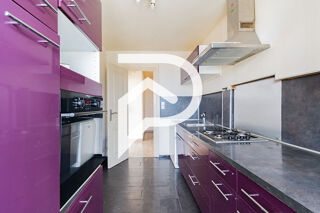  Appartement à louer 4 pièces 77 m²