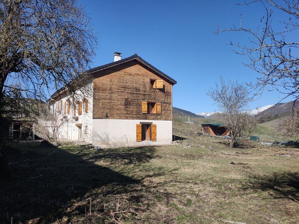 Maison de 200 m² en pierre avec jardin