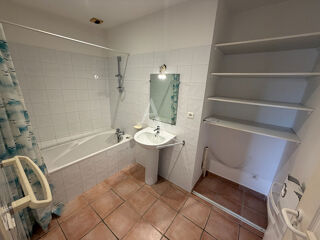  Appartement à louer 3 pièces 65 m²